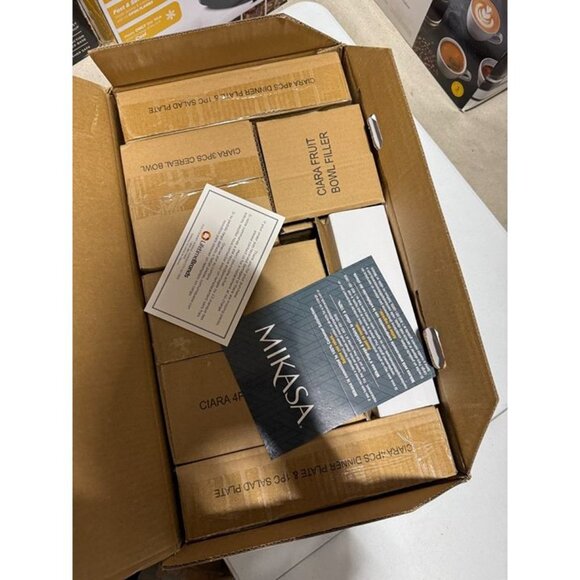 Mikasa Ciara 40-Piece Bone China Dinnerware Set - Picture 2 of 4